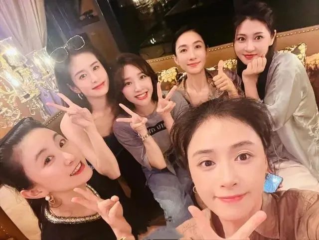 蒋欣瘦身后臀腰比超绝，41岁依旧光彩照人