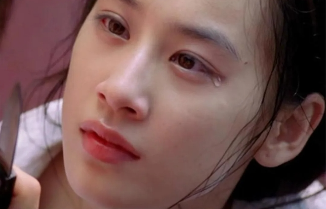 黄圣依出道旧照，清丽脱俗颜值媲美刘亦菲