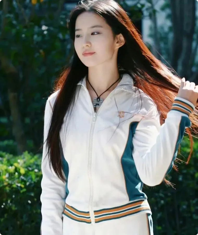 刘亦菲式美貌效应，女大学生广告邀约不断