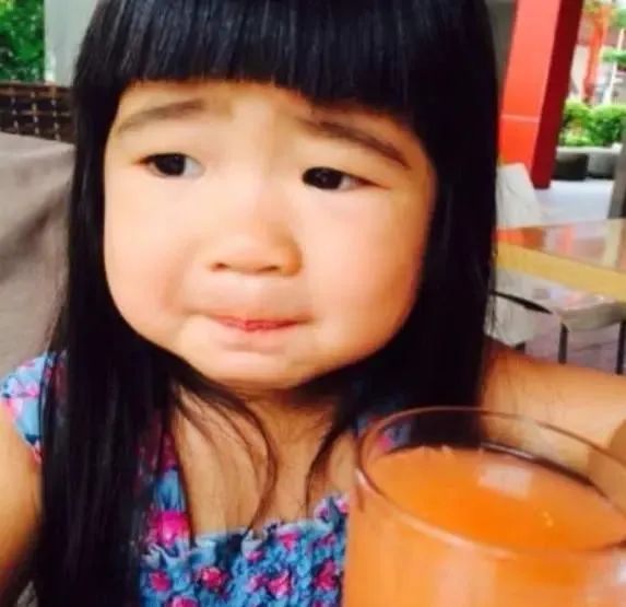 曹格女儿颜值逆袭，14岁甜妹变高级脸