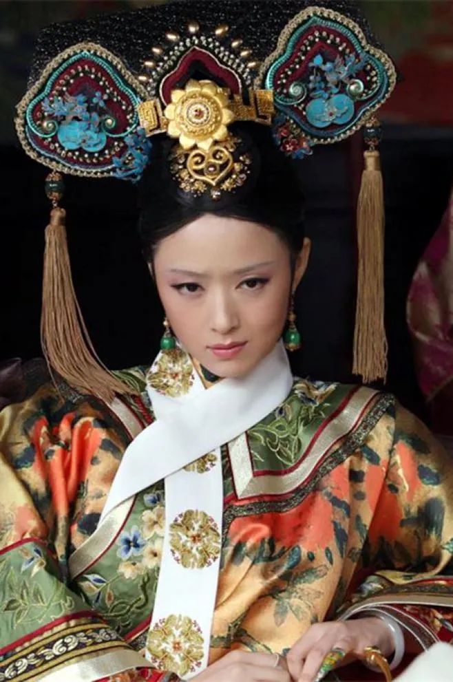 蒋欣瘦身后臀腰比超绝，41岁依旧光彩照人